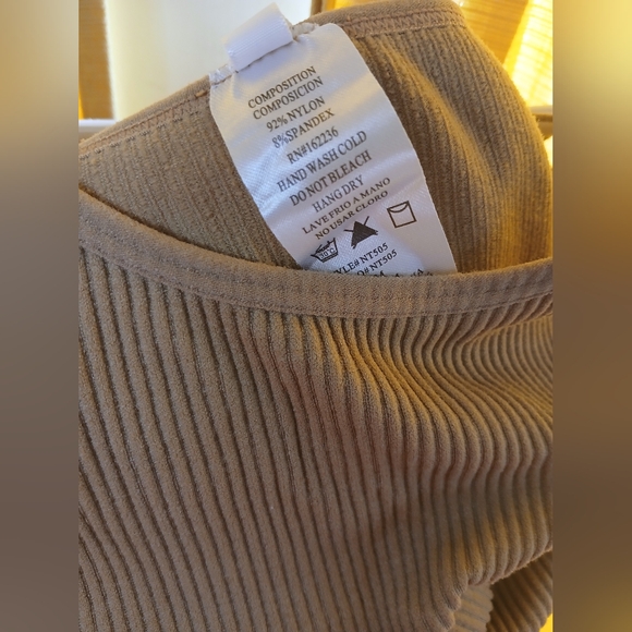 Tan top - Picture 4 of 6